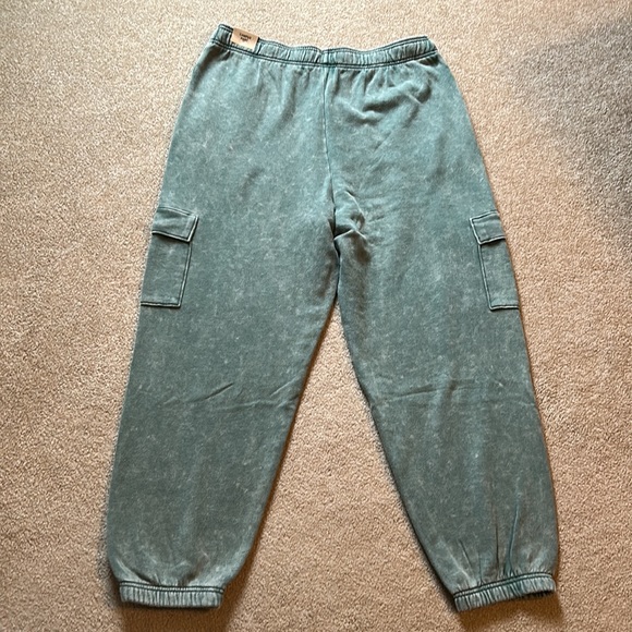 NWT Victoria’s Secret pink green campus sweatpants - Picture 4 of 5